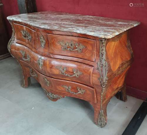 COMMODE rectangulaire de forme arbalète en bois de placage, ...