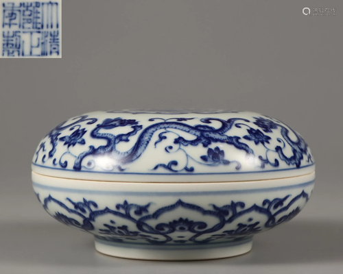 A Blue and White Paste Box Qing Dynasty Qing Dynasty