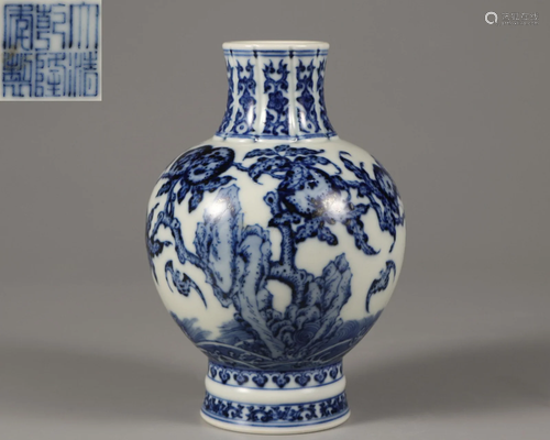 A Blue and White Vase Qing Dynasty