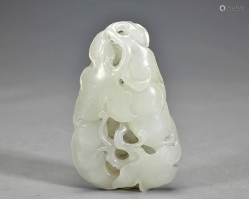 A Carved White Jade Pendant Qing Dynasty