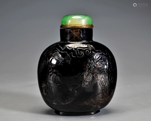 A Carved Smoky Quartz Snuff Bottle Qing Dynasty