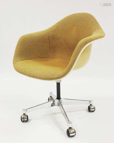 Charles (1907 - 1978) et Ray (1912 - 1988) EAMES Fauteuil de...