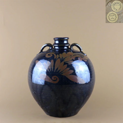 A Black Glazed Porcelain Vase with Flower Pattern