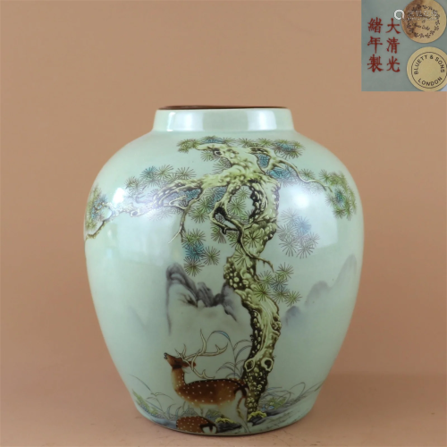 A Celedon Glazed Famille Rose Porcelain Jar