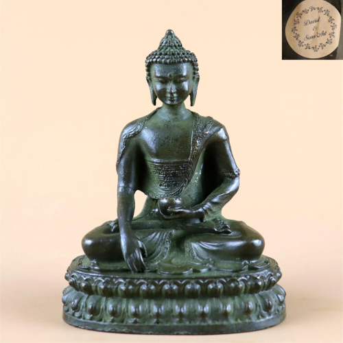 A Gilt Bronze Buddha Statue