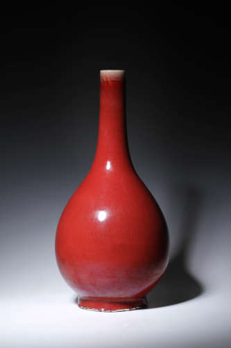 清中期 紅釉大膽瓶