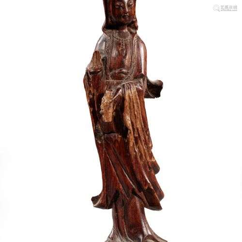 Kwan in debout en bois.Chine XIXe siècleH. 25 cm(accident)