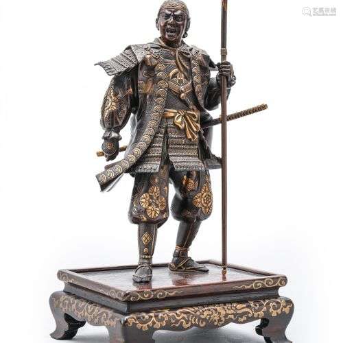 Samouraï debout en armure sur son socle enbois, en bronze ni...
