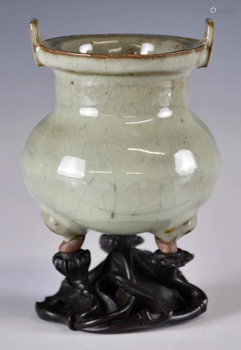 A Longquan Tripod Censer,Qing