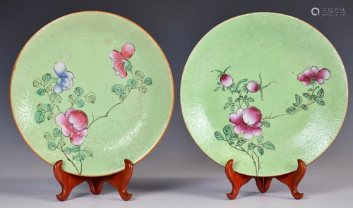 A Pair of Famille Rose Dishes, 19thC