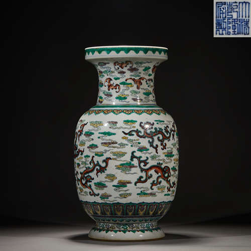 Qing Dynasty,Qianlong Multicolored Bottle