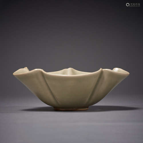 Song Dynasty, Yaozhou Kiln Flower Mouth Bowl