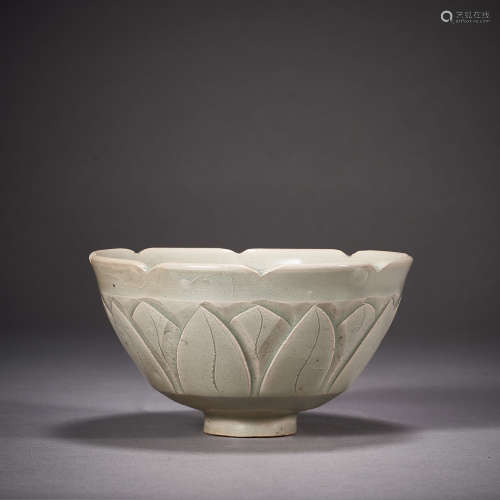 Song Dynasty, Celadon Flower Mouth Tea Cup