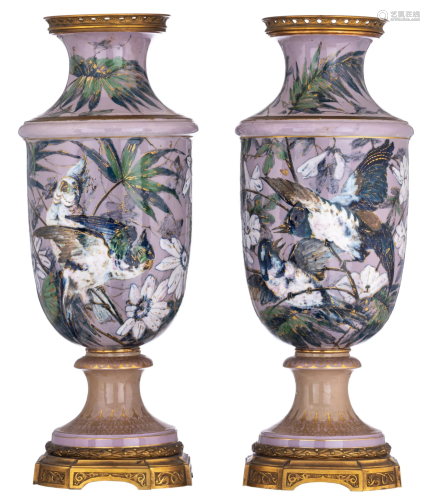 An imposing pair of Japonism inspired vases, H 91 cmâ€¦