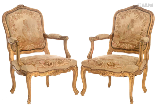 A pair of Louis XV style armchairs, H 101 cmâ€¦