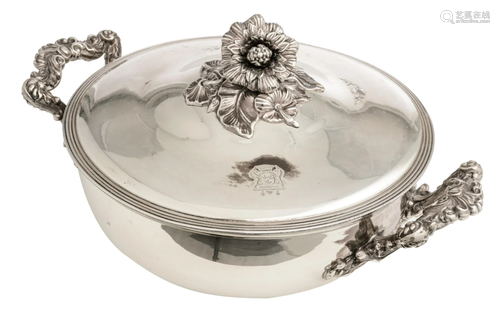 A 19thC French silver vegetable bowl with cover, W