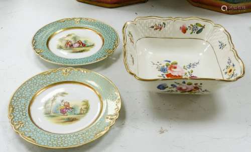 A Coalport salad bowl c.1820, 25cm and a pair of late 19th c...