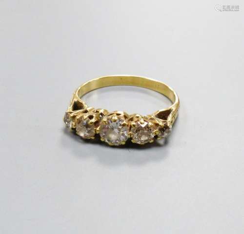A five-stone diamond ring, yellow metal setting, claw-set wi...