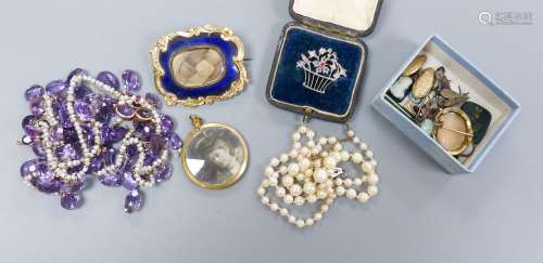 Mixed jewellery including a Victorian enamelled and plaited ...