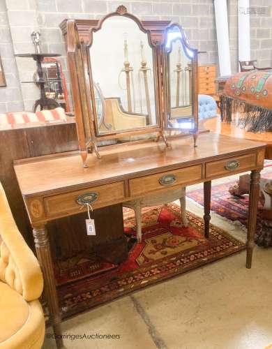 An early 20th century Georgian style mahogany dressing table...