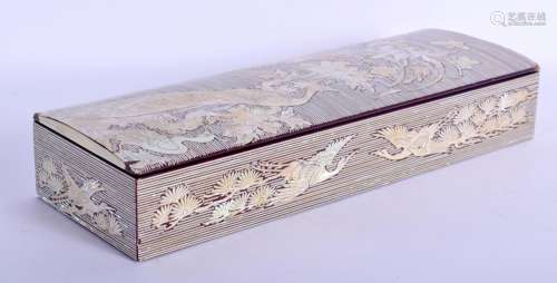 AN EARLY 20TH CENTURY KOREAN JAPANESE MOTHER OF PEARL INLAID...