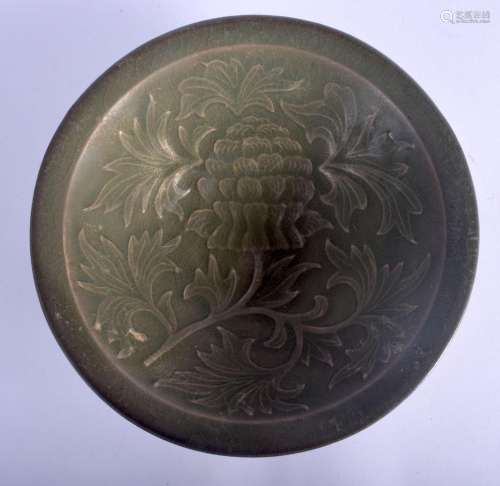 A CHINESE CELADON POTTERY RETICULATED BOWL 20th Century. 17 ...
