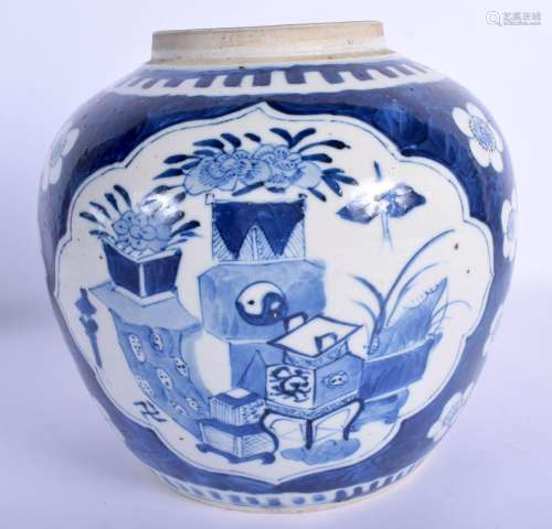 A 19TH CENTURY CHINESE BLUE AND WHITE PORCELAIN GINGER JAR b...