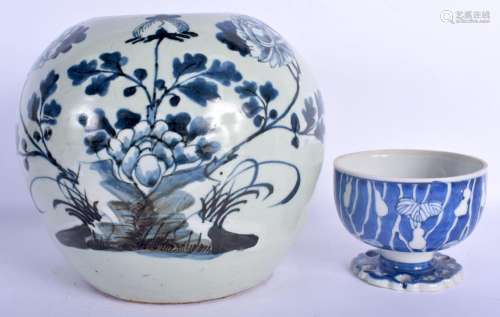 AN 18TH/19TH CENTURY JAPANESE EDO PERIOD BLUE AND WHITE BOWL...