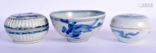 A 17TH CENTURY CHINESE BLUE AND WHITE PORCELAIN BOWL Ming, p...