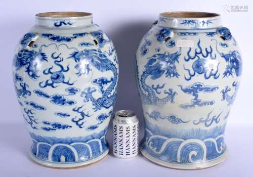 A LARGE PAIR OF 19TH CENTURY CHINESE BLUE AND WHITE PORCELAI...