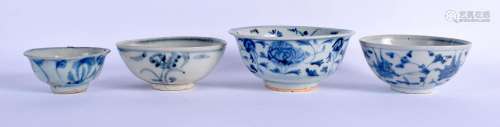A SET OF FOUR 16TH/17TH CENTURY CHINESE BLUE AND WHITE PORCE...