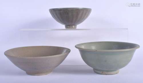 A 15TH/16TH CENTURY CHINESE CELADON LOTUS FORM POTTERY BOWL ...