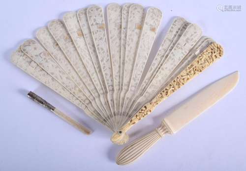 A MID 19TH CENTURY CHINESE CARVED CANTON IVORY FAN Qing, tog...