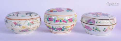 THREE EARLY 20TH CENTURY CHINESE FAMILLE ROSE BOXES AND COVE...
