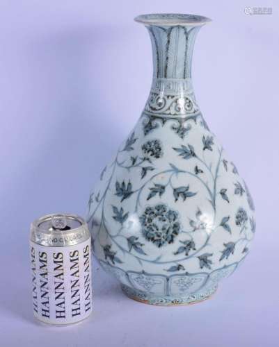 A LARGE CHINESE QING DYNASTY PORCELAIN YUHUCHUMPING TYPE VAS...