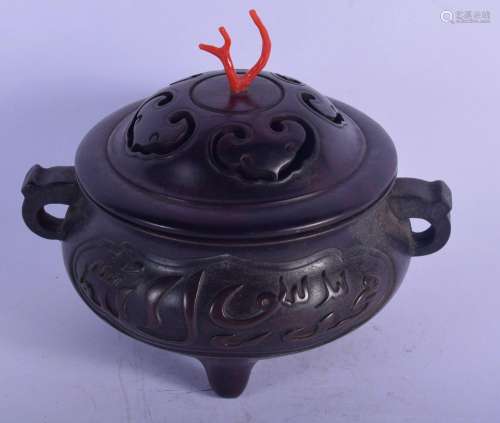 A CHINESE TWIN HANDLED BRONZE CENSER AND COVER 20th Century,...