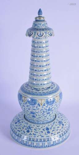 A LARGE CHINESE BLUE AND WHITE PORCELAIN BUDDHISTIC STUPA pr...