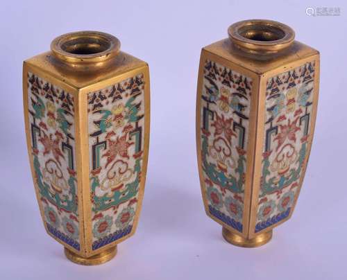 A PAIR OF LATE 18TH/19TH CENTURY CHINESE CLOISONNE ENAMEL VA...