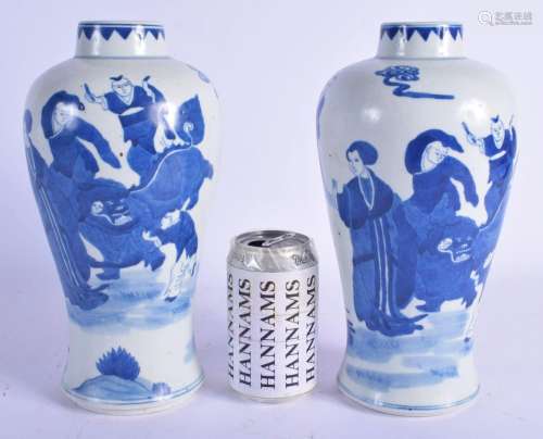A PAIR OF CHINESE BLUE AND WHITE VASES 20th Century, painted...