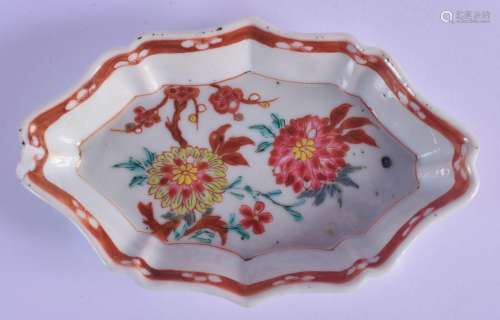 A SMALL 18TH CENTURY CHINESE EXPORT PORCELAIN SPOON TRAY Qia...