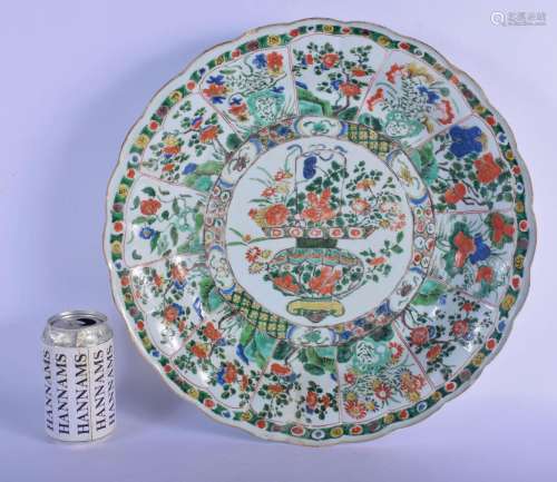 A LARGE 17TH CENTURY CHINESE FAMILLE VERTE BARBED DISH Kangx...