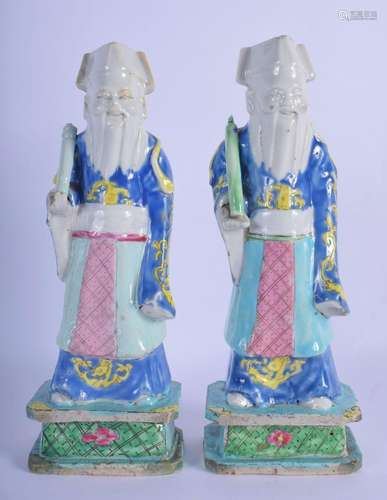 A PAIR OF LATE 18TH CENTURY CHINESE FAMILLE ROSE PORCELAIN F...