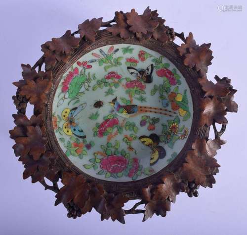 A 19TH CENTURY CHINESE CANTON FAMILLE ROSE PORCELAIN DISH wi...