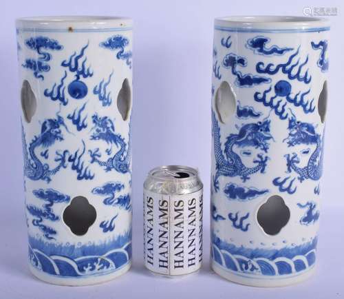 A LARGE PAIR OF 19TH CENTURY CHINESE BLUE AND WHITE PORCELAI...