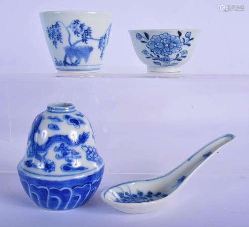 AN 18TH CENTURY JAPANESE EDO PERIOD BLUE AND WHITE PORCELAIN...