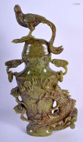 AN EARLY 20TH CENTURY CHINESE BLOOD AND GREEN JADE VASE AND ...