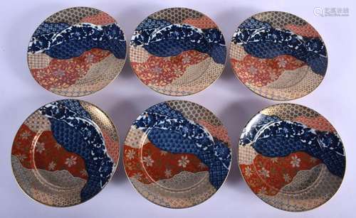 SIX JAPANESE TAISHI PERIOD IMARI TYPE PLATES painted with fl...