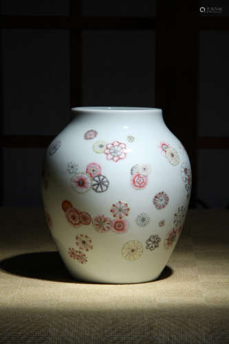 清 粉彩花卉罐