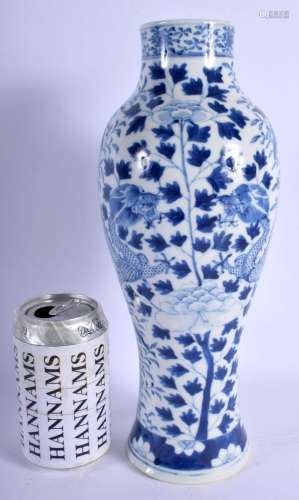 A LARGE 19TH CENTURY CHINESE BLUE AND WHITE PORCELAIN VASE b...