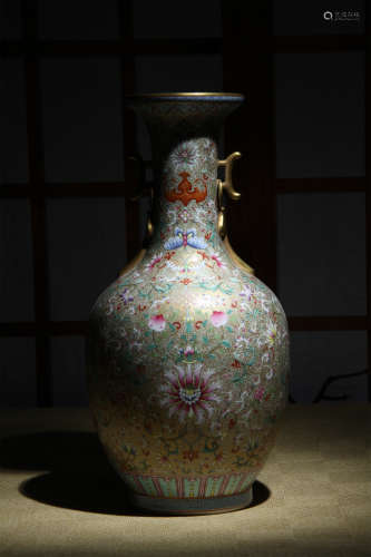清 粉彩花卉紋燈籠瓶